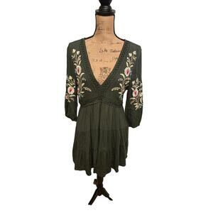 Audrey Parks green embroidered top, size medium